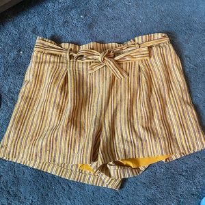 High waisted tie paper bag shorts